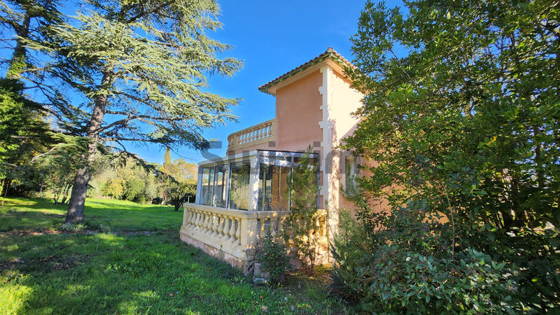 Appartement - 181 m² - 7 pièces