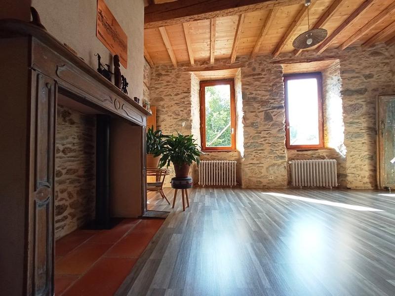 Maison traditionnelle - 180 m² - 7 pièces