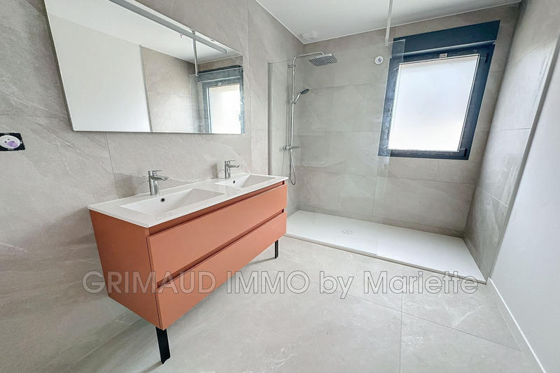 Villa - 240 m² - 5 pièces