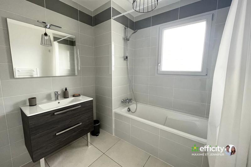 Maison - 95 m² - 4 pièces