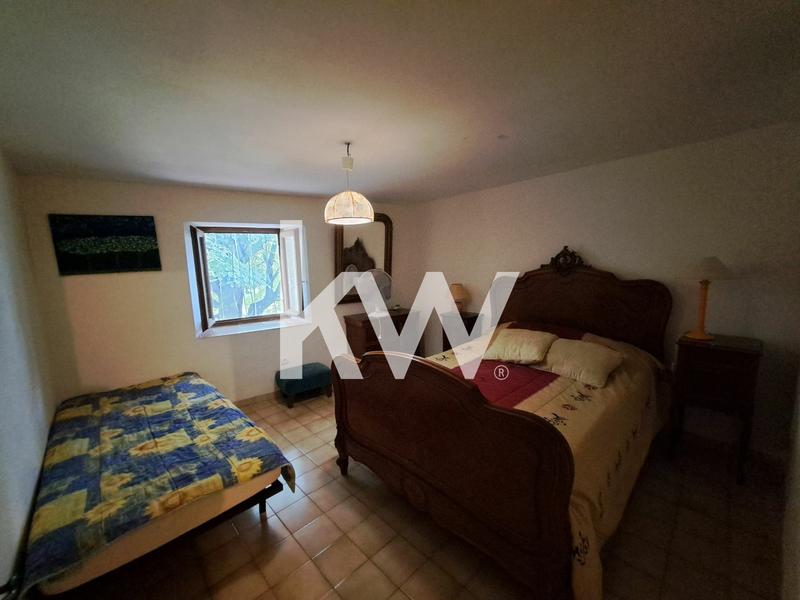 Maison - 245 m² - 10 pièces