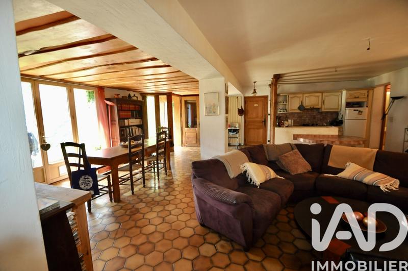 Maison - 370 m² - 11 pièces