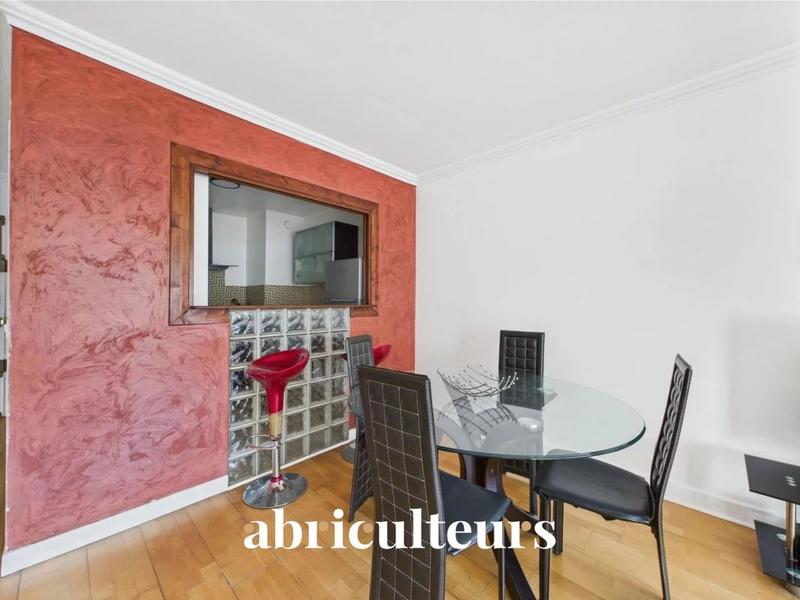 Appartement ancien - 86 m² - 3 pièces