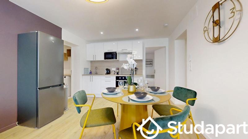 Chambre - 11 m² - 1 pièce