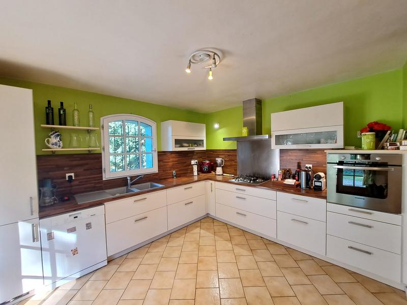 Maison - 224 m² - 9 pièces