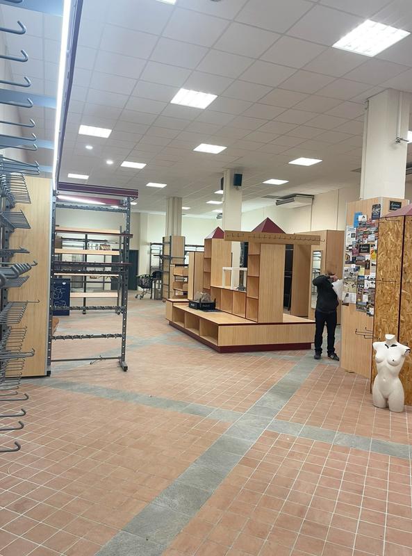 Local commercial - 285 m²