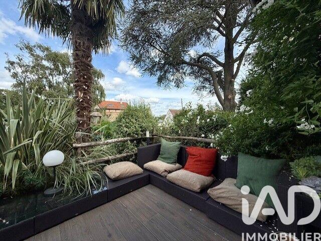 Maison - 210 m² - 7 pièces