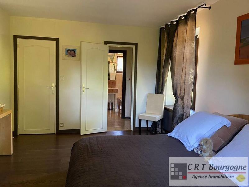 Maison - 374 m² - 9 pièces