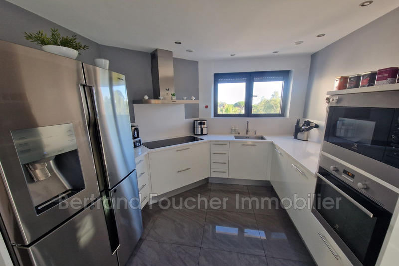 Propriété - 220 m² - 7 pièces