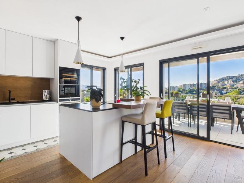 Appartement - 94 m² - 4 pièces