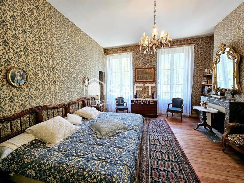 Maison - 198 m² - 6 pièces