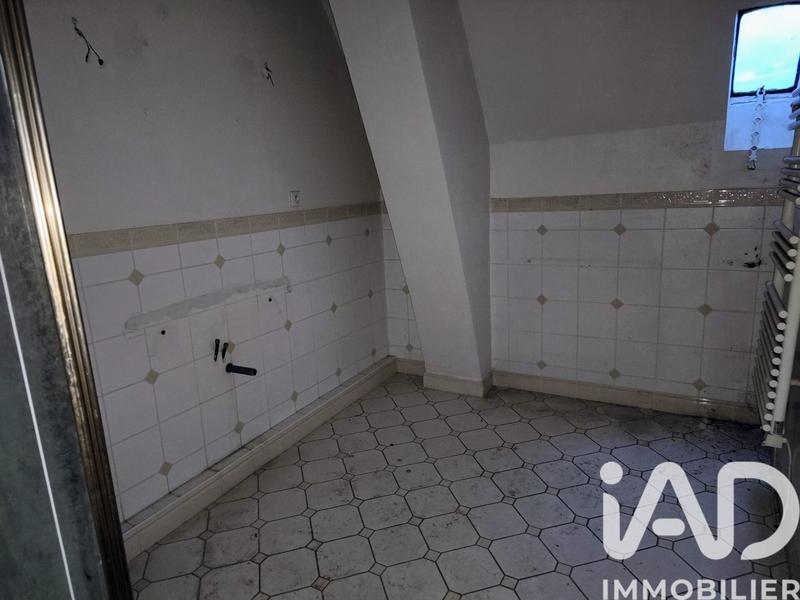 Maison - 335 m² - 10 pièces