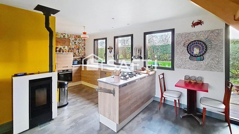 Maison - 220 m² - 6 pièces