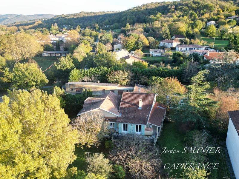 Maison - 230 m² - 10 pièces