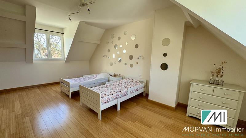 Maison - 262 m² - 7 pièces