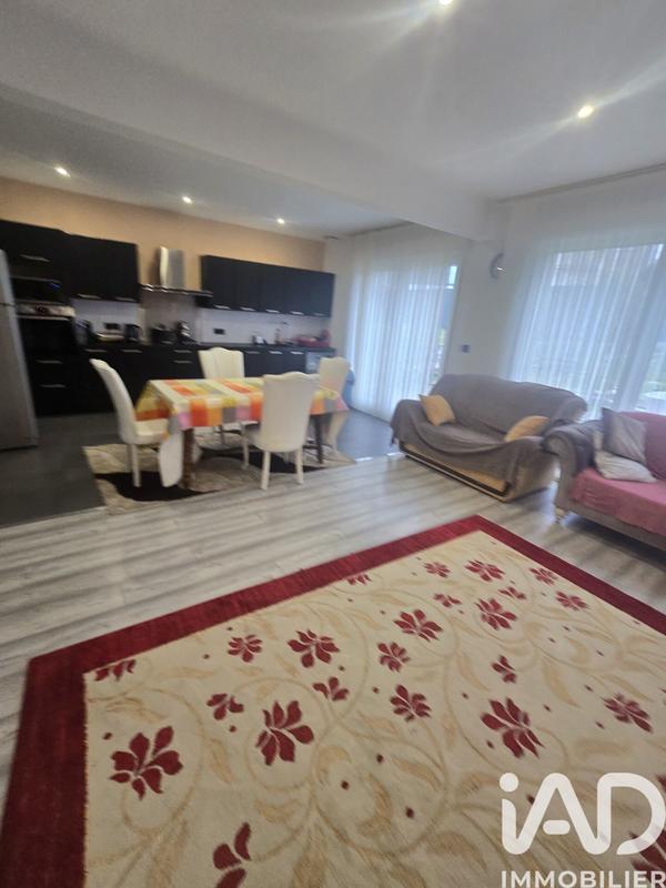 Maison - 220 m² - 7 pièces