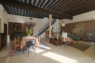 Maison - 250 m² - 9 pièces