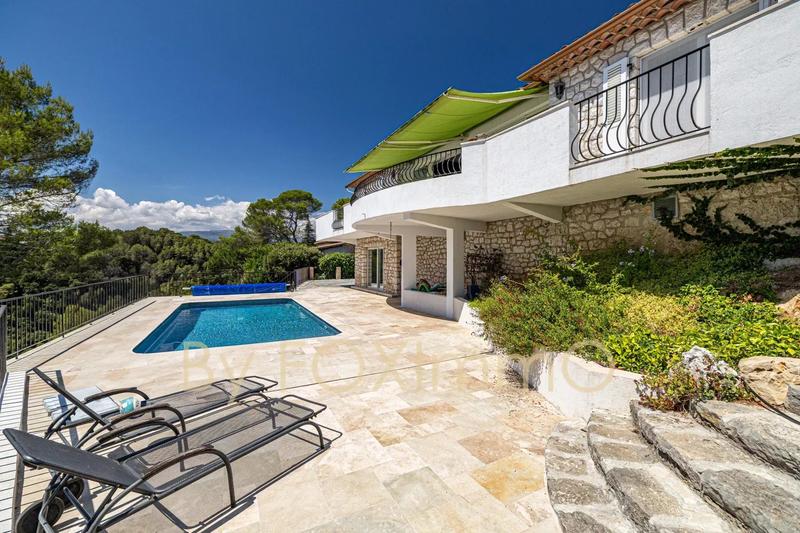 Villa - 214 m² - 6 pièces