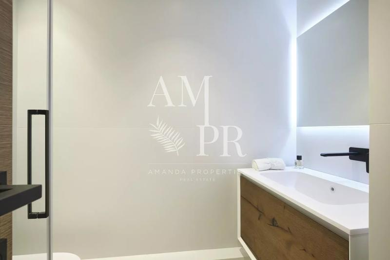 Appartement - 90 m² - 4 pièces