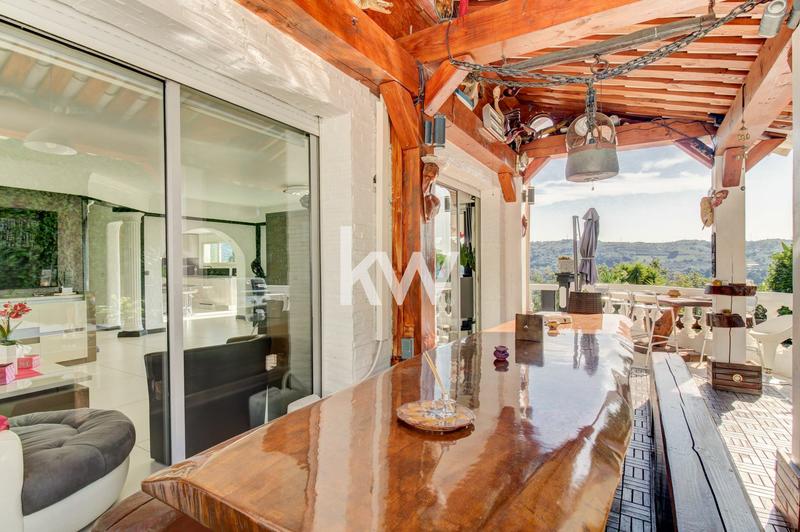 Maison - 147 m² - 6 pièces