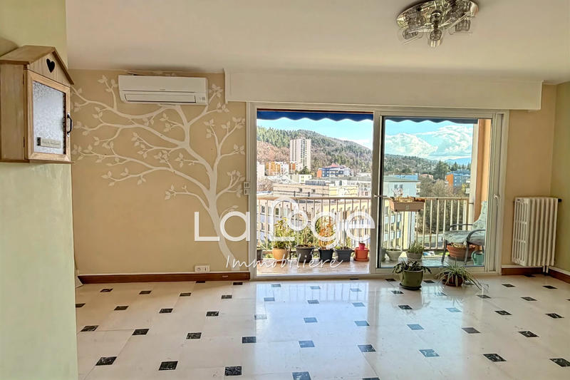 Appartement - 72 m² - 3 pièces