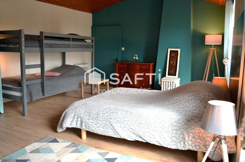 Maison - 208 m² - 8 pièces