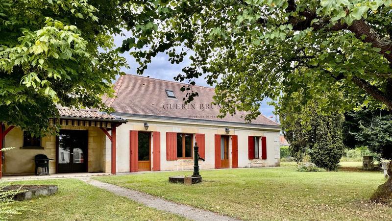 Maison - 230 m² - 6 pièces