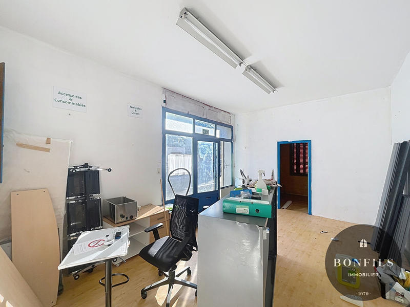Local commercial - 34 m² - 2 pièces