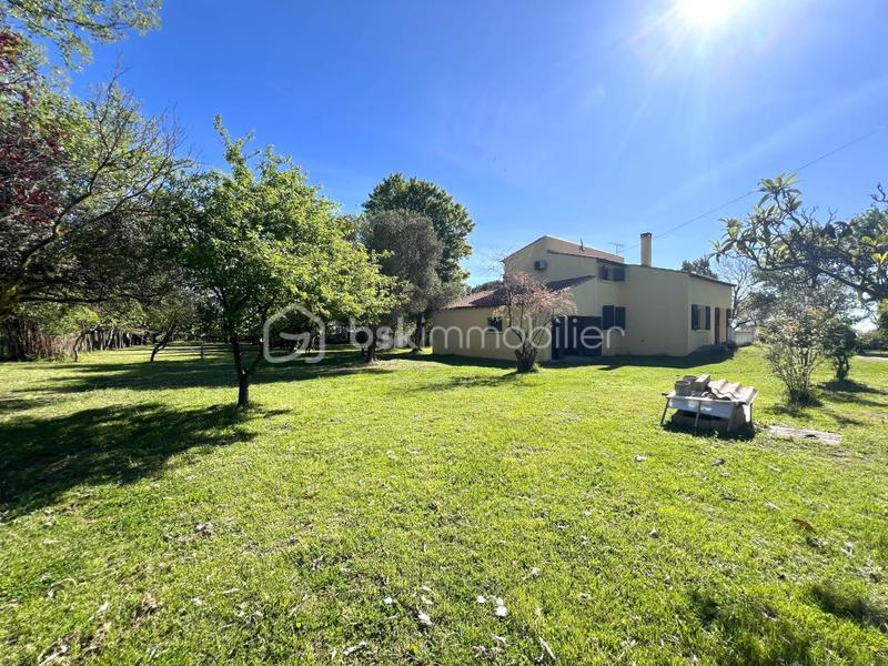 Propriété - 145 m² - 6 pièces