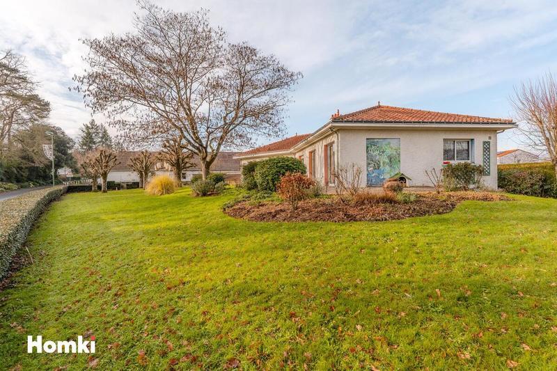 Maison - 218 m² - 7 pièces