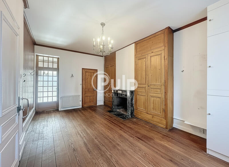 Demeure - 146 m² - 7 pièces