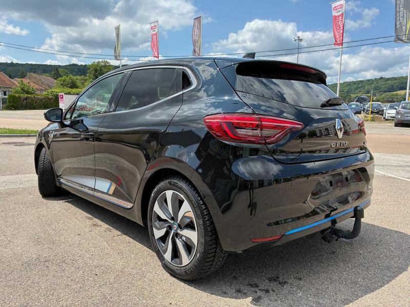 Renault Clio V 1.6 E-Tech Hybrid First