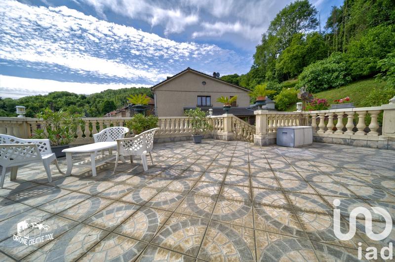 Maison - 251 m² - 8 pièces