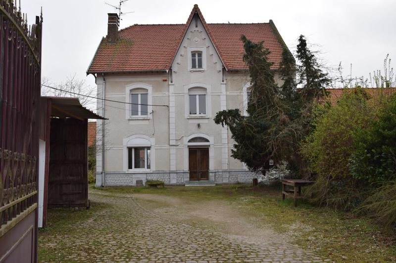 Maison - 207 m² - 5 pièces