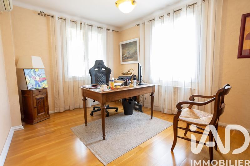 Maison - 200 m² - 6 pièces