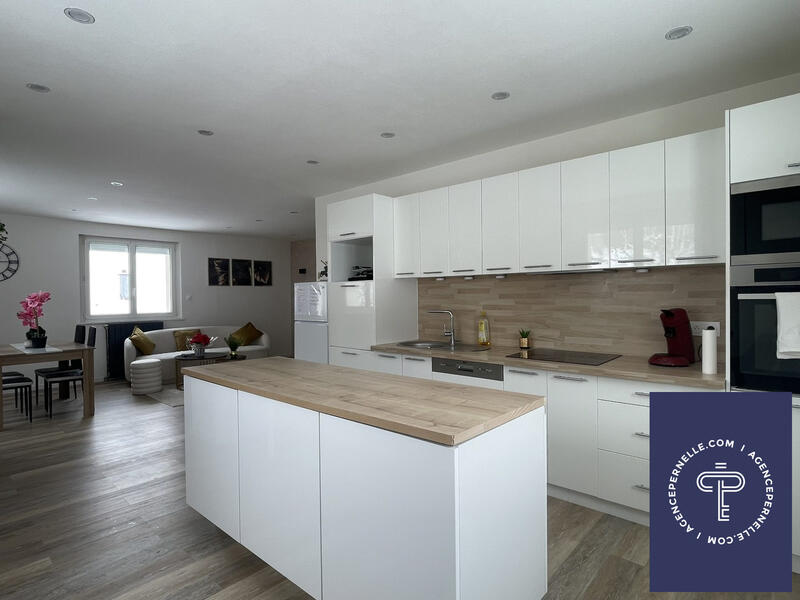 Maison - 177 m² - 6 pièces