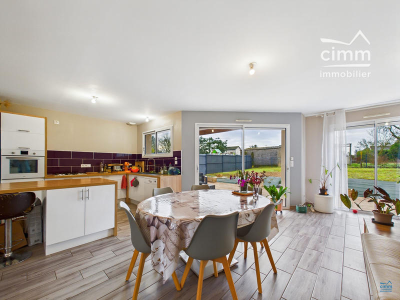 Maison - 104 m² - 4 pièces