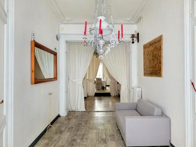 Maison - 470 m² - 18 pièces