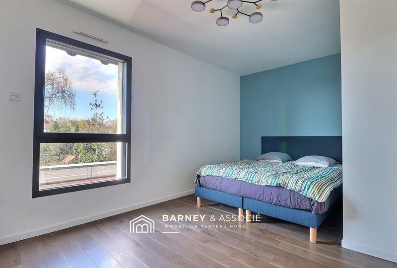 Maison - 220 m² - 7 pièces