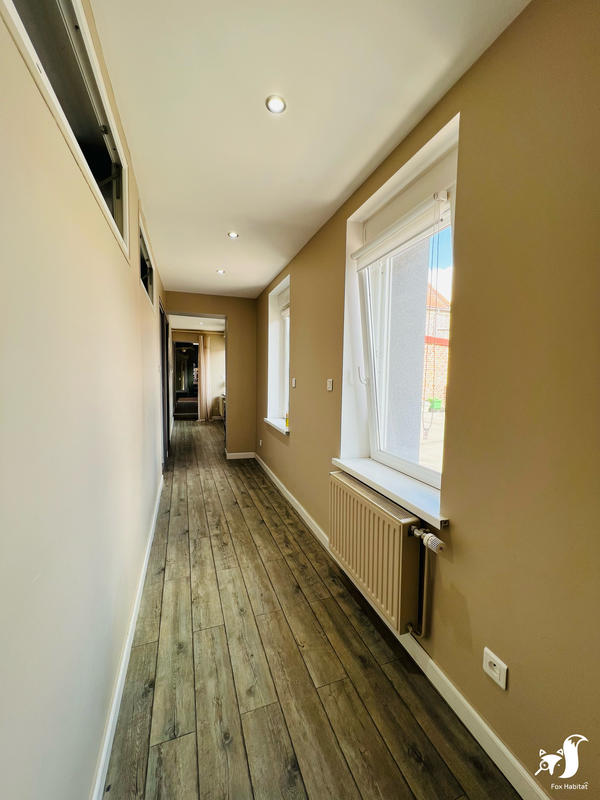 Maison - 250 m² - 9 pièces