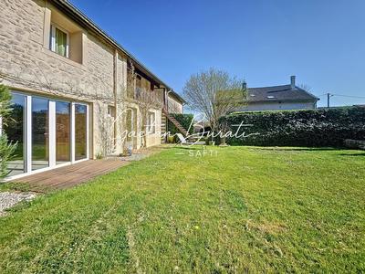 Maison - 223 m² - 9 pièces