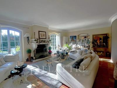 Villa - 259 m² - 5 pièces