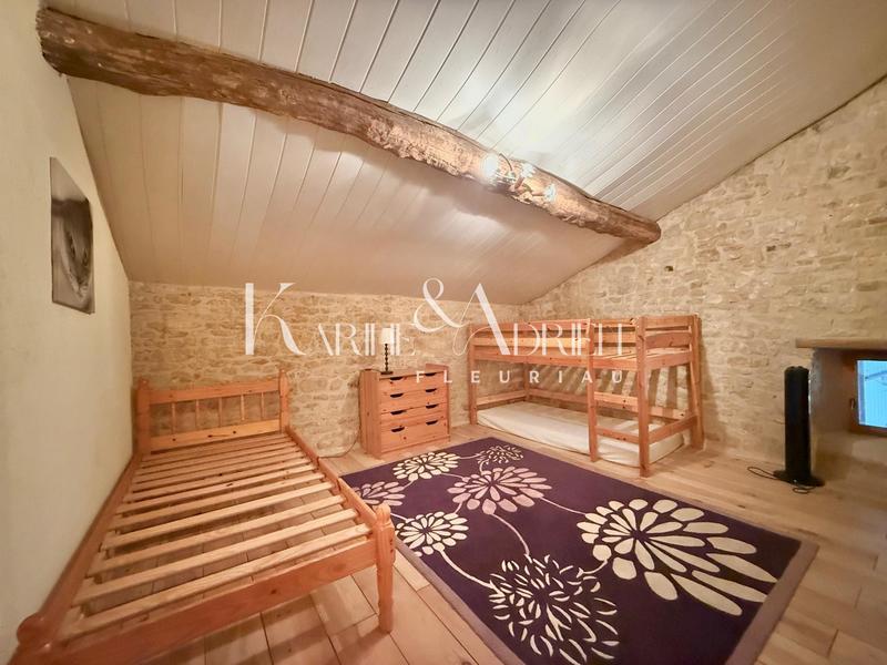 Maison - 365 m² - 11 pièces