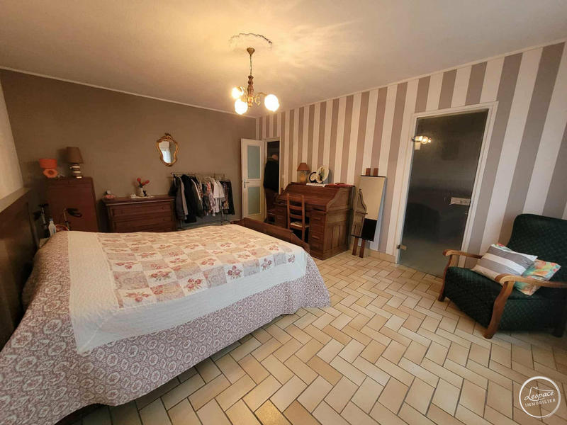 Maison ancienne - 195 m² - 8 pièces