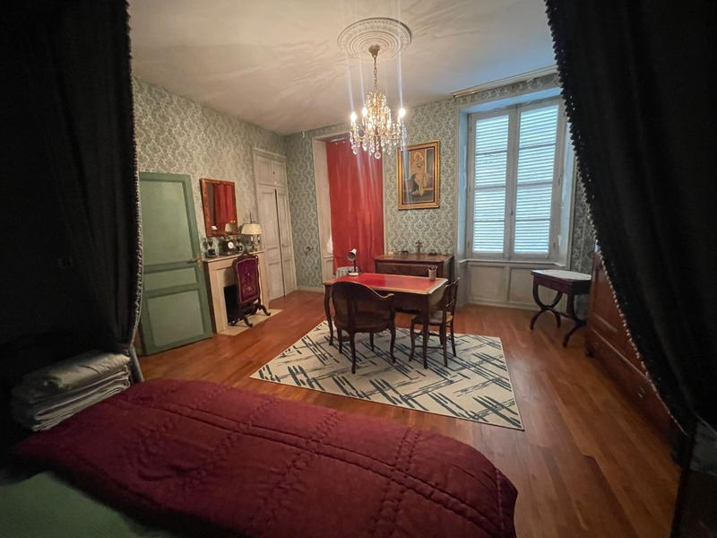 Maison - 336 m² - 14 pièces