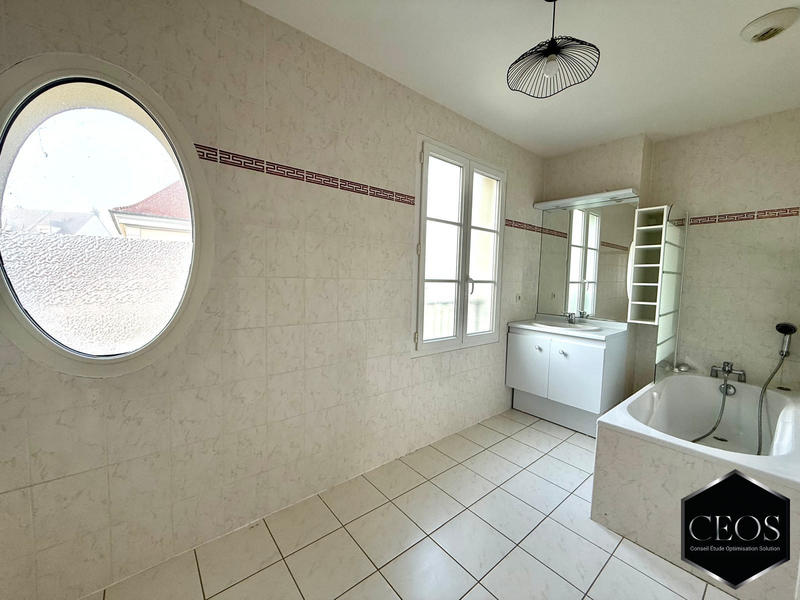 Maison traditionnelle - 88 m² - 5 pièces