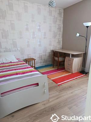 Chambre - 10 m² - 1 pièce