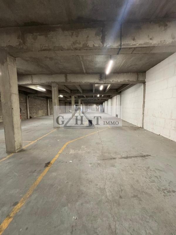 Entrepôt - 820 m²