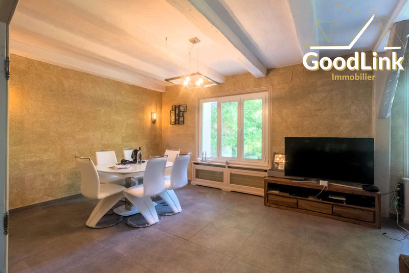 Maison - 235 m² - 7 pièces