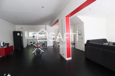 Maison - 230 m² - 8 pièces